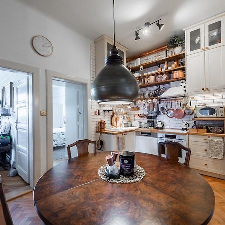Victoria Design Stays - Premium Apartment Ohrada Prague Luaran gambar